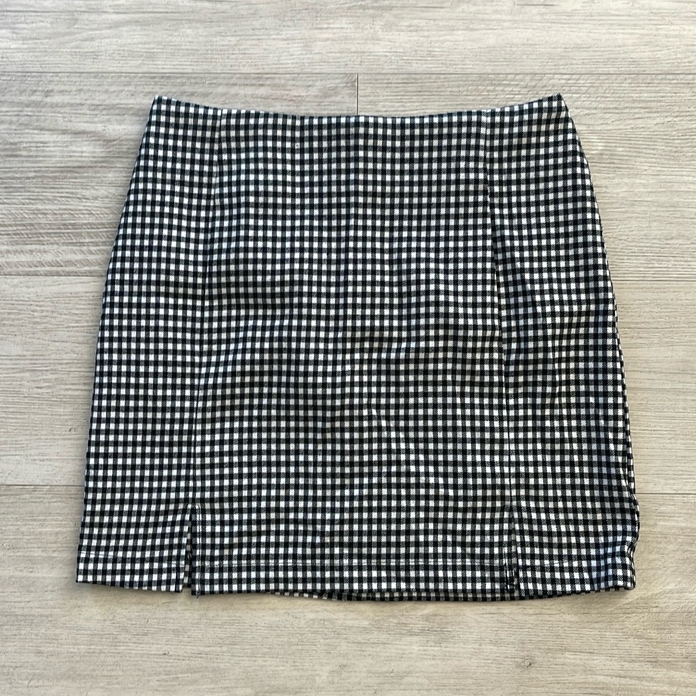 Mini white and black skirt